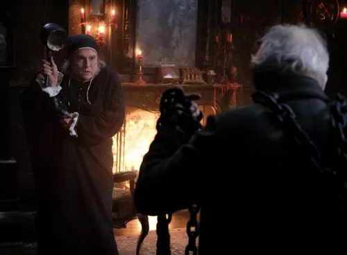 EbenezerAChristmasCarol_134329962332008339_big-cine_deskt.webp